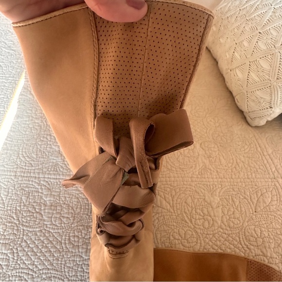 UGG Tan Heeled Boots with Slouchy Back Bow Tie Design Size 9 Wood Heel Mid-calf - Picture 7 of 16
